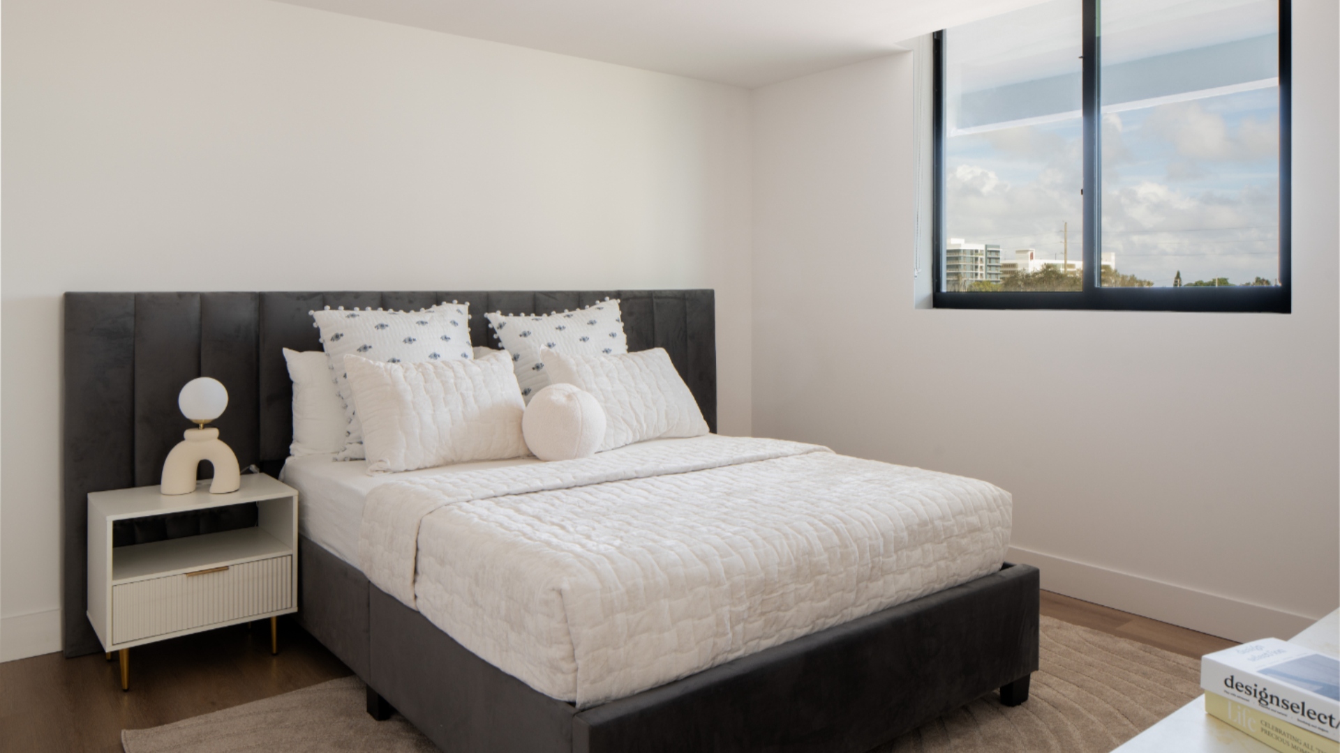 Revv_LuxuryApartments_Bedroom_HollywoodFlorida