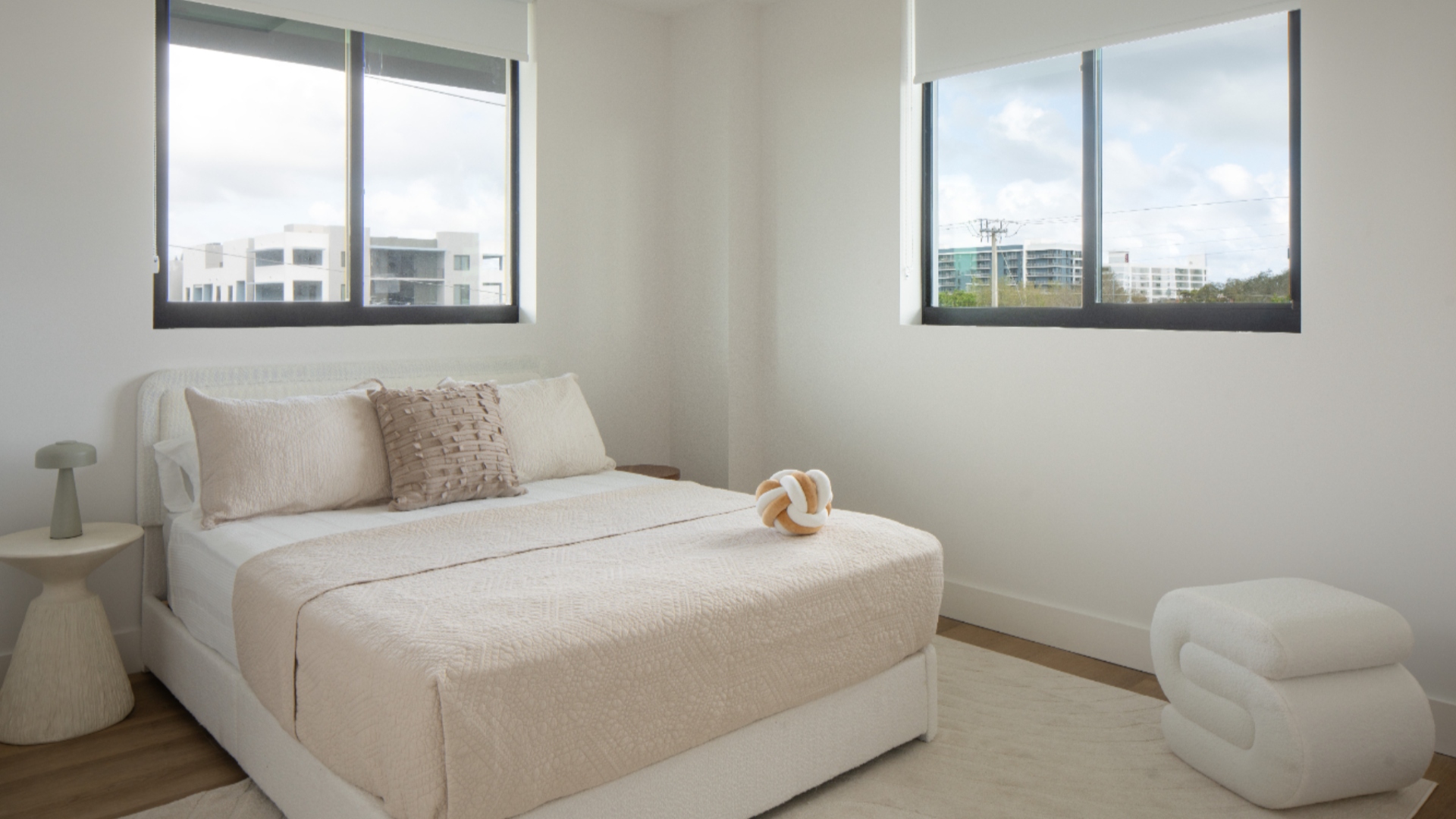 Revv_LuxuryApartments_Bedroom_HollywoodFlorida
