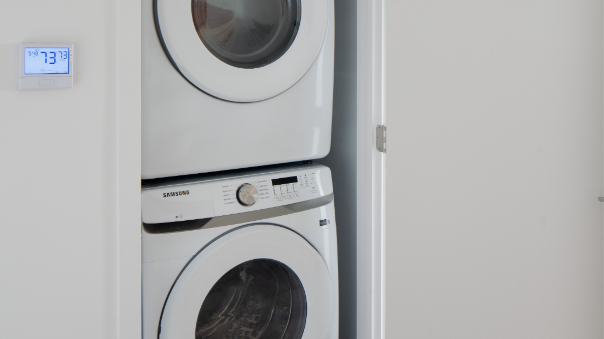 Revv_LuxuryApartments_WasherandDryer_HollywoodFlorida